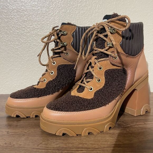 Sorel Brown and Tan Lace Up Boots - Picture 1 of 7